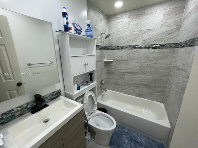 2732 NW 4th Ct, Pompano Beach FL 33069