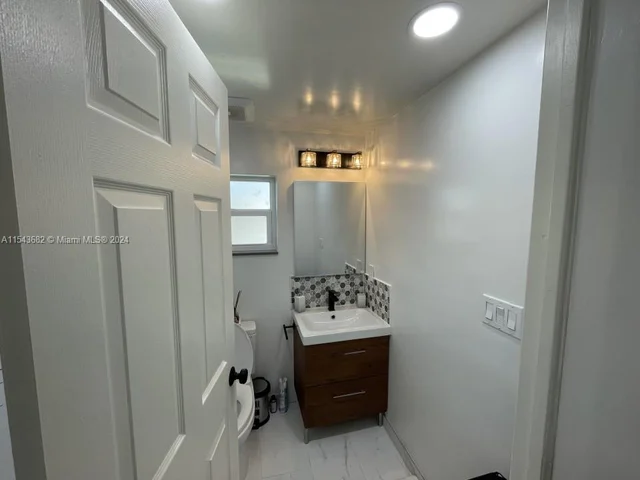 2732 NW 4th Ct, Pompano Beach FL 33069