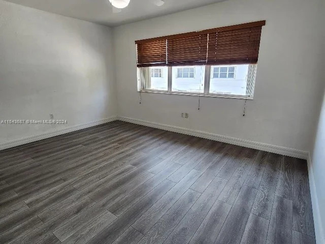 1701 N Treasure Dr # 4, North Bay Village FL 33141