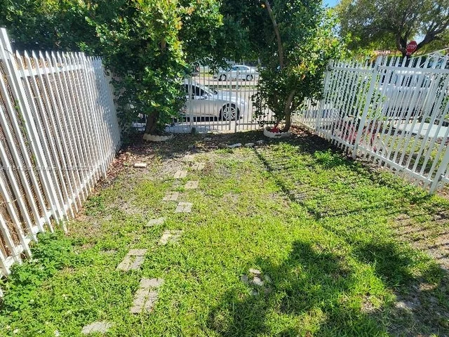 1701 N Treasure Dr # 4, North Bay Village FL 33141