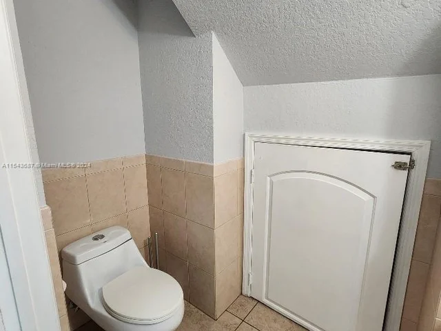 1701 N Treasure Dr # 4, North Bay Village FL 33141