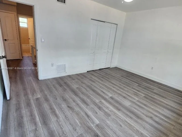 1701 N Treasure Dr # 4, North Bay Village FL 33141