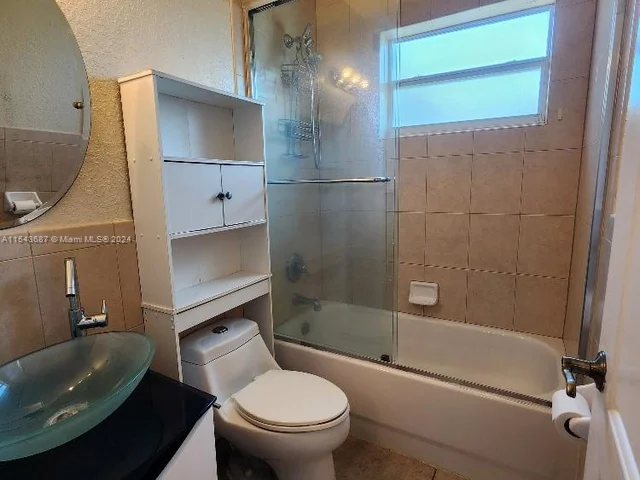 1701 N Treasure Dr # 4, North Bay Village FL 33141