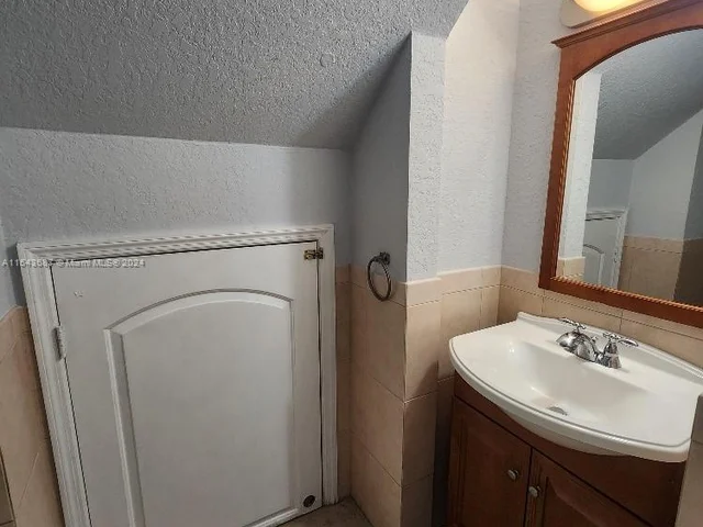 1701 N Treasure Dr # 4, North Bay Village FL 33141