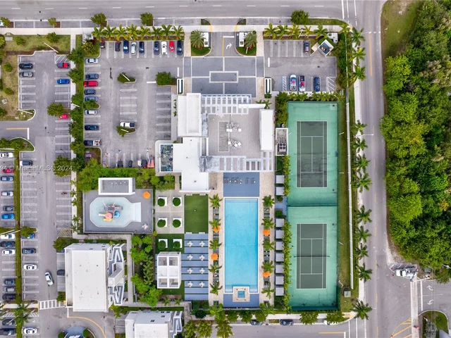 10360 NW 64th St, Doral FL 33178