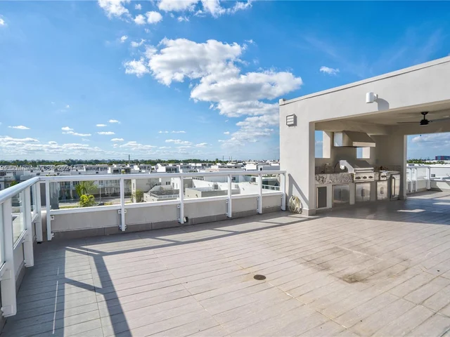 10360 NW 64th St, Doral FL 33178