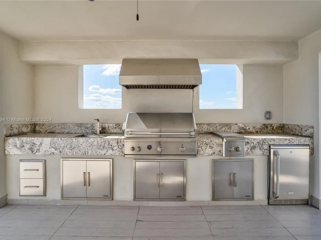 10360 NW 64th St, Doral FL 33178