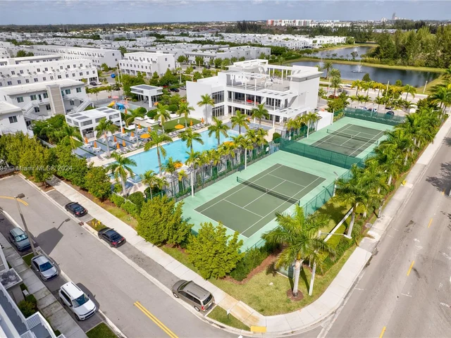 10360 NW 64th St, Doral FL 33178