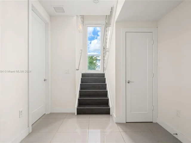 10360 NW 64th St, Doral FL 33178