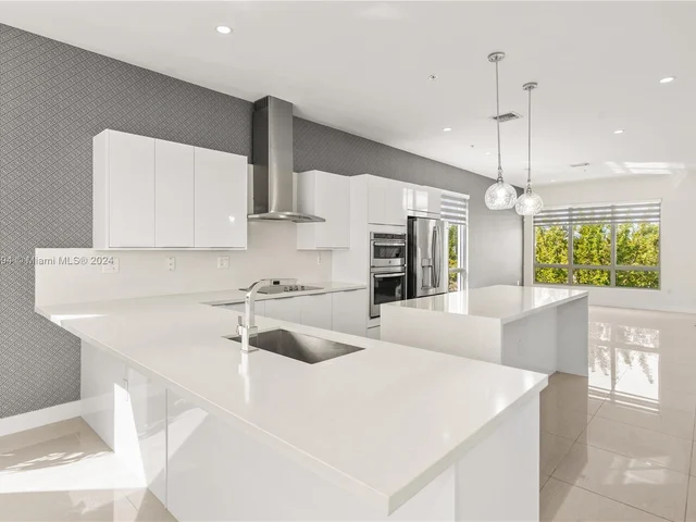 10360 NW 64th St, Doral FL 33178