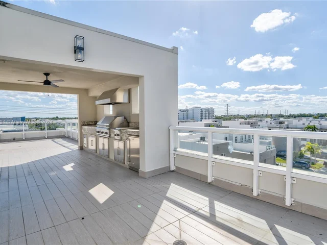 10360 NW 64th St, Doral FL 33178