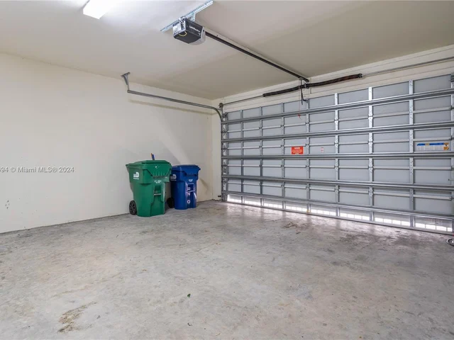 10360 NW 64th St, Doral FL 33178