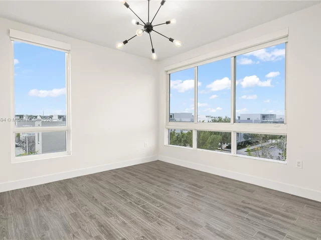 10360 NW 64th St, Doral FL 33178