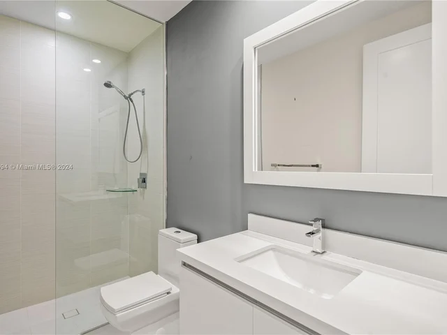 10360 NW 64th St, Doral FL 33178