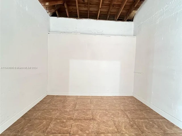 840 NE 147th St, North Miami FL 33161