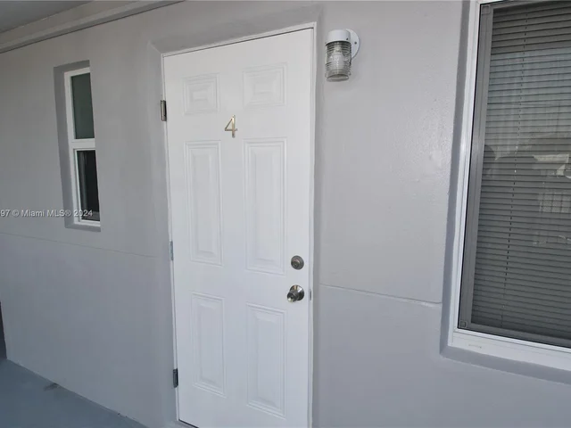 1398 NW 61st St # 4, Miami FL 33142