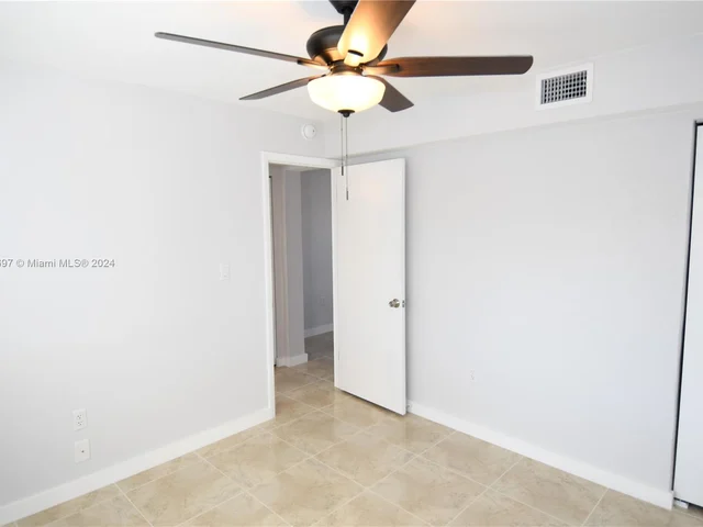 1398 NW 61st St # 4, Miami FL 33142