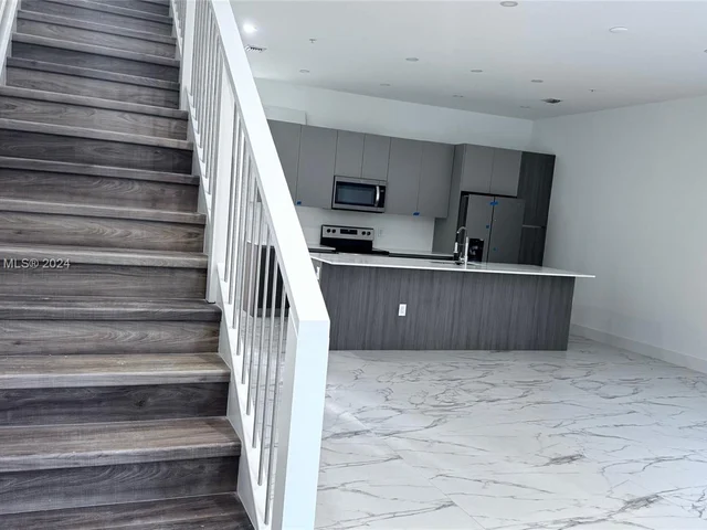 4218 NE 7th Ter # 4, Oakland Park FL 33334