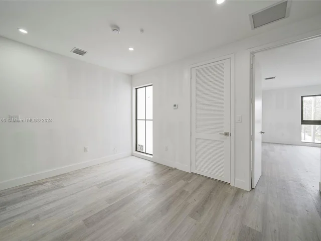 4218 NE 7th Ter # 4, Oakland Park FL 33334