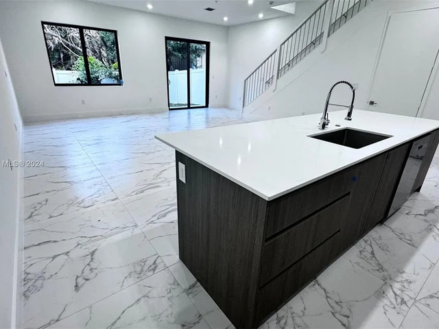 4218 NE 7th Ter # 4, Oakland Park FL 33334