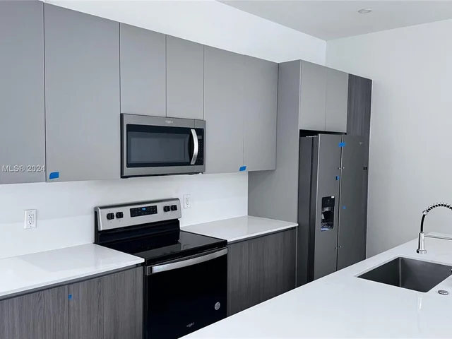 4218 NE 7th Ter # 4, Oakland Park FL 33334