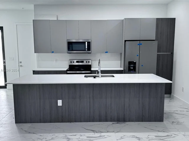 4218 NE 7th Ter # 4, Oakland Park FL 33334