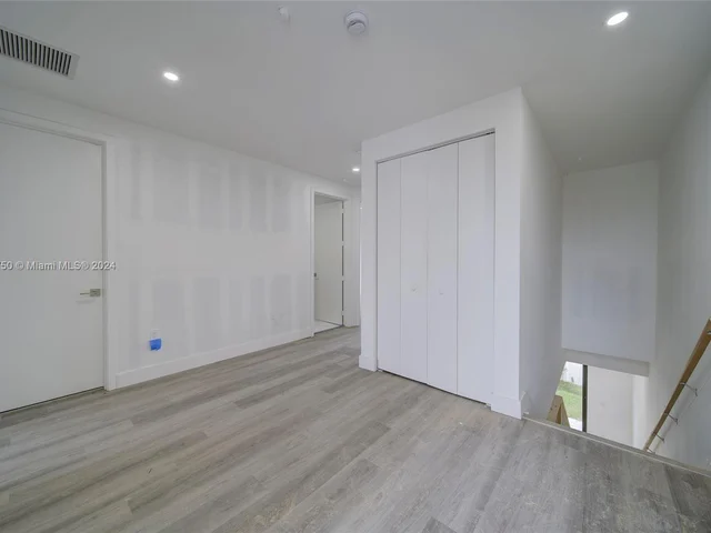 4218 NE 7th Ter # 4, Oakland Park FL 33334