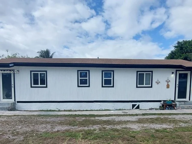 2927 NW 60th St # 2925, Miami FL 33142