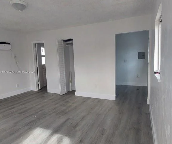 2927 NW 60th St # 2925, Miami FL 33142