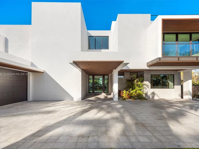 128 Ocean Blvd, Golden Beach FL 33160