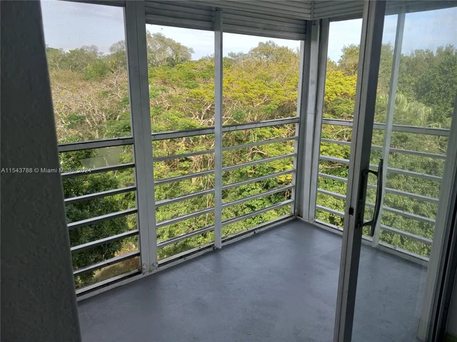 4121 Stirling Rd # 509, Dania Beach FL 33314