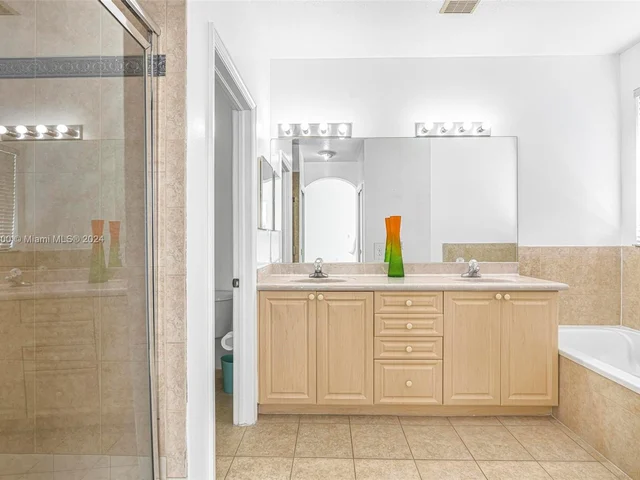 15486 SW 23rd Ln # 15486, Miami FL 33185