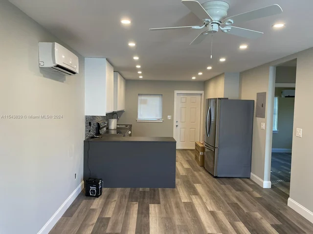 728 20th St # 2, West Palm Beach FL 33407