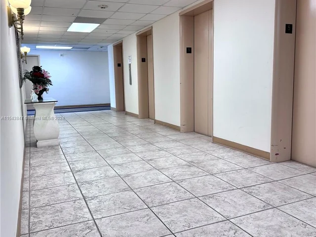 400 Kings Point Dr # 524, Sunny Isles Beach FL 33160