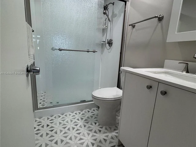 400 Kings Point Dr # 524, Sunny Isles Beach FL 33160