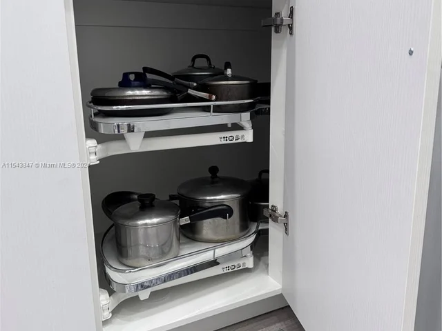 400 Kings Point Dr # 524, Sunny Isles Beach FL 33160