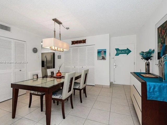 17800 Atlantic Blvd # 203, Sunny Isles Beach FL 33160