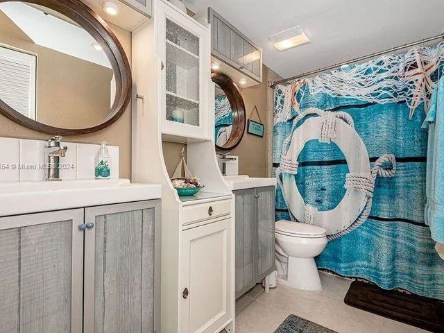 17800 Atlantic Blvd # 203, Sunny Isles Beach FL 33160