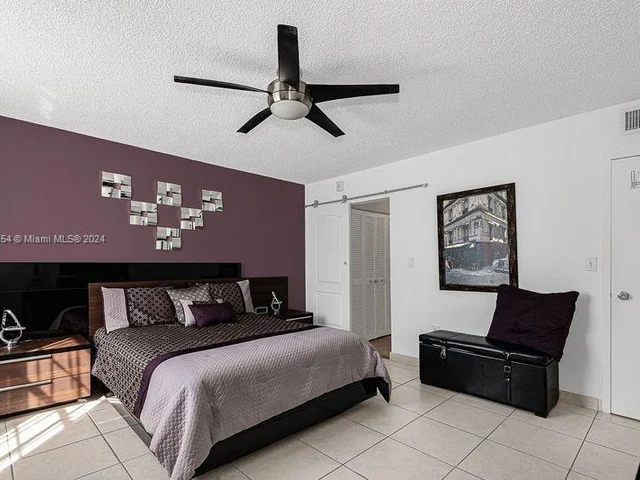 17800 Atlantic Blvd # 203, Sunny Isles Beach FL 33160