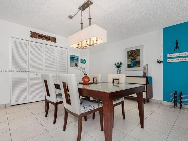 17800 Atlantic Blvd # 203, Sunny Isles Beach FL 33160