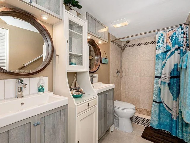 17800 Atlantic Blvd # 203, Sunny Isles Beach FL 33160