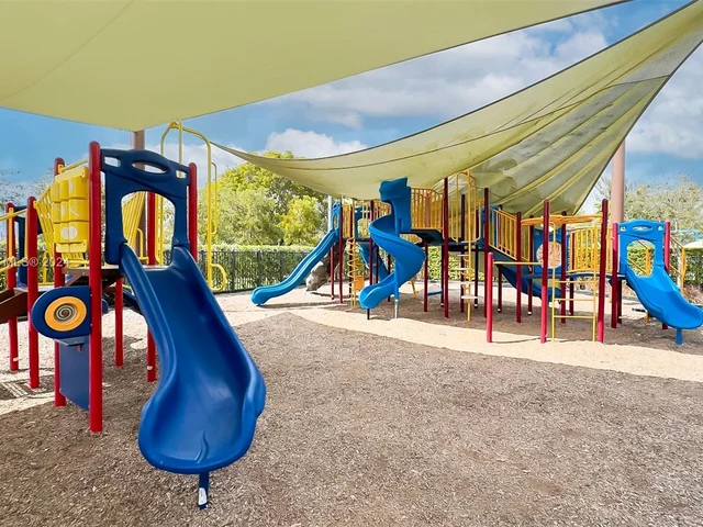 8680 NW 101st Pl, Doral FL 33178