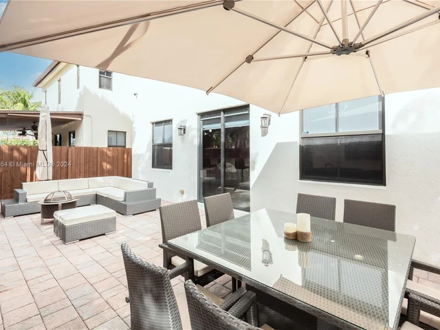 8680 NW 101st Pl, Doral FL 33178