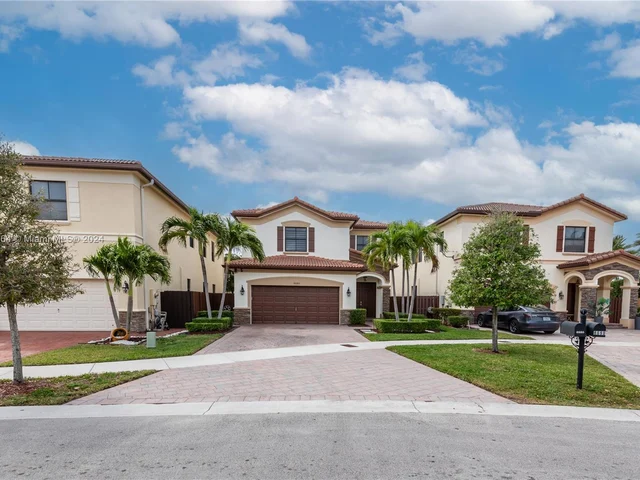 8680 NW 101st Pl, Doral FL 33178