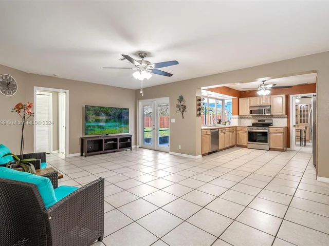 8721 SW 26th Ct, Davie FL 33328