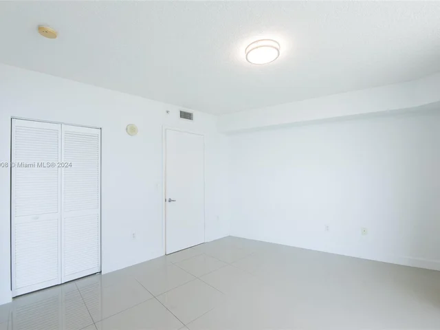 1881 79th St Cswy # 906, North Bay Village FL 33141