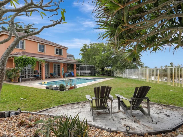 1653 Winterberry Ln # 1653, Weston FL 33327