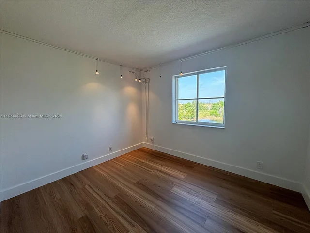 1653 Winterberry Ln # 1653, Weston FL 33327