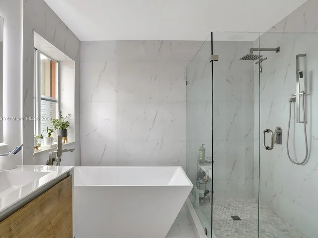 1653 Winterberry Ln # 1653, Weston FL 33327