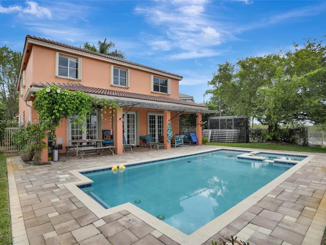 1653 Winterberry Ln # 1653, Weston FL 33327